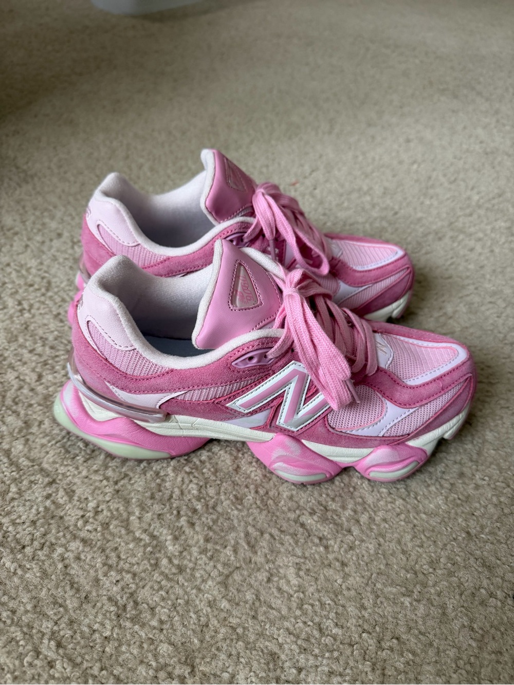New Balance Pink 9060 Shoes - Picture 5 of 10